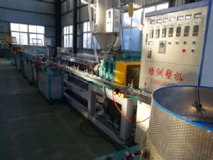 內鑲貼片式滴灌帶生產線