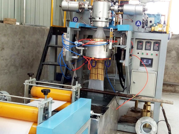 花紋水龍（lóng）帶生產線