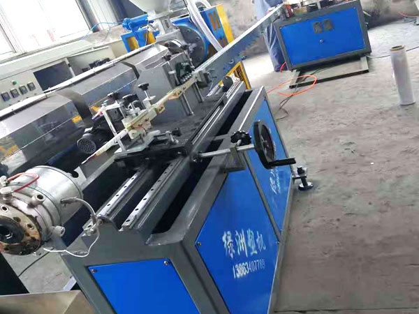 內鑲貼片式滴灌帶生產線