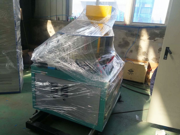 內(nèi)鑲貼片式(shì)滴灌(guàn)帶生產線