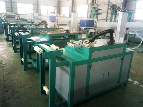 微噴帶激光打孔（kǒng）機